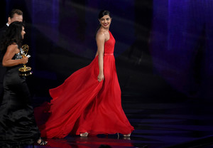 Priyanka+Chopra+68th+Annual+Primetime+Emmy+oT4mF1OhioBx.jpg
