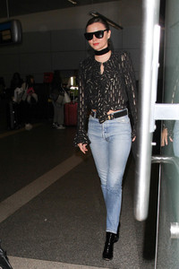 Miranda+Kerr+Miranda+Kerr+Arrives+LAX+eoB4aWkiJ3ux.jpg