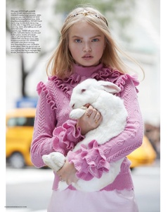 Alice-Wonderland-Fashion-Editorial-Daily-Summer02.jpg