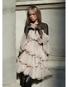 Alice-Wonderland-Fashion-Editorial-Daily-Summer06.jpg