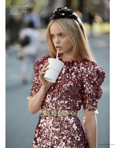 Alice-Wonderland-Fashion-Editorial-Daily-Summer14.jpg