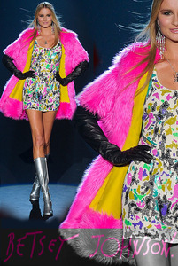 Betsey-Johnson-fashion-designer.jpg