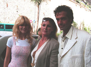 Claudia-Schiffer-Ursula-Andress-et-David-Copperfield-a-Monaco-le-02-mai-1994_exact1024x768_l.jpg