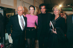 Claudia-Schiffer-avec-sa-mere-et-David-Copperfield-avec-son-pere-a-Paris-le-10-octobre-1994_exact1024x768_l.jpg