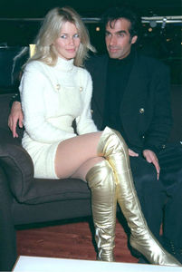 Claudia-Schiffer-et-David-Copperfield-a-Milan-le-20-octobre-1994_exact1024x768_p.jpg