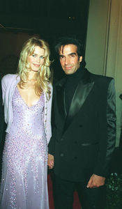 Claudia-Schiffer-et-David-Copperfield-aux-Oscars-en-1995_exact1024x768_p.jpg
