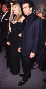 Claudia-Schiffer-et-David-Copperfield-le-09-decembre-1997-a-New-York_exact1024x768_p.jpg