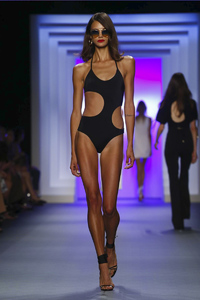 Cushnie-et-Ochs-RTW-SS17-New-York.jpg