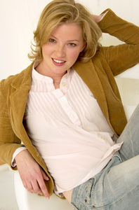 Gretchen_Mol_Pose.jpg