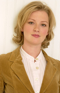 Gretchen_Mol_Pose_HS.jpg