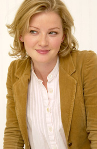 Gretchen_Mol_Pose_Pretty.jpg