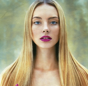 IlzeBajare-MarieClaireFR-February2006-MarcinTyszka-02.jpg