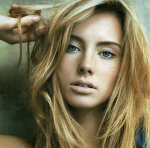 IlzeBajare-MarieClaireFR-February2006-MarcinTyszka-06.jpg
