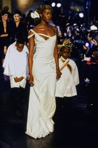 JOHN-GALLIANO-SPRING-1996-RTW-075_e.jpg
