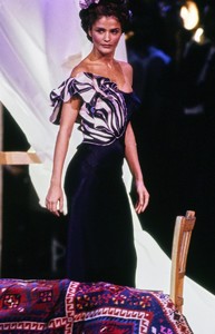 JOHN-GALLIANO-SPRING-1996-RTW-081_e.jpg