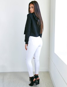 SLAY-CROPPED-JUMPER-A32116BLK_1532x2000_636059195847502000_TM-160911-LA-Apt10211.jpg