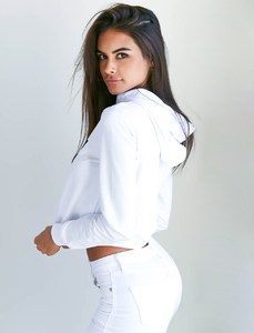SLAY-CROPPED-JUMPER-A32116WHI_1532x2000_636059198037586000_TM-160911-LA-Apt10194.jpg