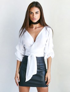 THE-DREAMER-TIE-FRONT-TOP-T5701WHI_1532x2000_636059189320774000_TM-160911-LA-Apt9966.jpg