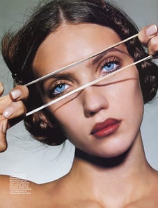 TetyanaBrazhnyk_VogueES0403phDonnaTrope_02.jpg