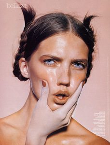 TetyanaBrazhnyk_VogueES0403phDonnaTrope_05.jpg
