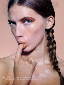 TetyanaBrazhnyk_VogueES0403phDonnaTrope_06.jpg