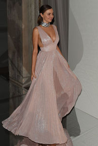 The-second-frock-was-a-glistening-pink-design-which-boasted-an-equally-revealing-neckline-665432.jpg