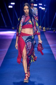 Versace-Spring-2017-Collection.jpg