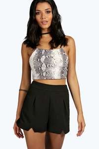 Woven_Notch_Tailored_Shorts__black_647124.jpg