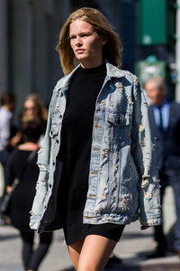 anna_ewers_gettyimages-605842476_article_gallery_portrait.jpg