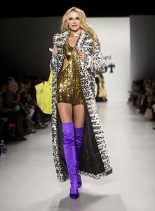 betsey-johnson-fall-2014-show-new-york-fashion-week_2.jpg