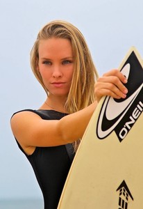 dani15-dive-434x630.jpg