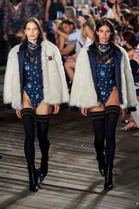 defile-tommy-hilfiger-printemps-ete-2017-new-york-look-48.jpg