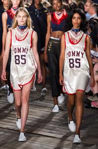 defile-tommy-hilfiger-printemps-ete-2017-new-york-look-65.jpg