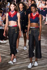 defile-tommy-hilfiger-printemps-ete-2017-new-york-look-66.jpg