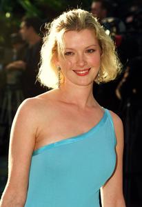 gretchen-mol-2000-vanity-fair-oscar-party-3.jpg