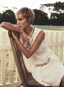 isabel-lucas-by-nicole-bentley-for-vogue-australia-december-2013-2.png