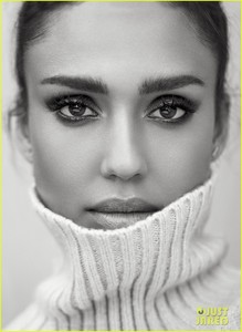 jessica-alba-shape-october-2016-02.jpg