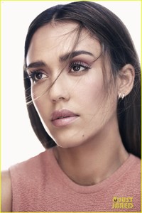 jessica-alba-shape-october-2016-05.jpg