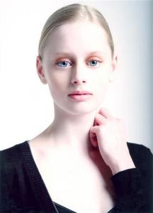 justineelmerolsenmodelsge3.jpg