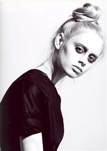 justineelmerolsenmodelsyp0.jpg