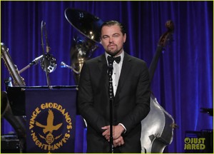 leonardo-dicaprio-helps-honor-martin-scorsese-with-entertainment-icon-award-15.jpg