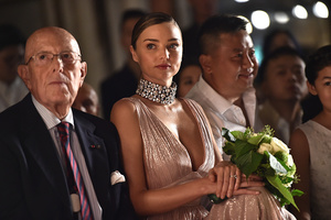 mario-boselli-miranda-kerr-and-jin-ming-attend-the-koradior-show-picture-id610522674.jpg