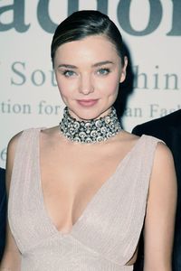 miranda-kerr-at-koradior-fashion-show-at-milan-fashion-week-09-26-2016_8.jpg