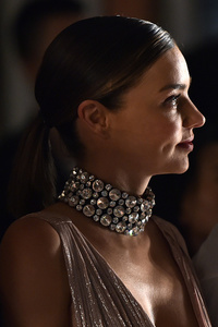 miranda-kerr-attends-the-koradior-show-during-milan-fashion-week-on-picture-id610522544.jpg