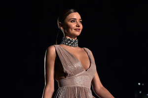 miranda-kerr-attends-the-koradior-show-during-milan-fashion-week-on-picture-id610522558.jpg