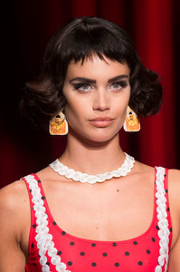 moschino13.jpg