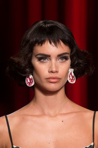 moschino14.jpg