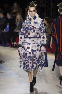 sacai_juliab1.jpg