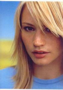 -Cameron_Richardson-modelprofileMainPicCropped.jpg