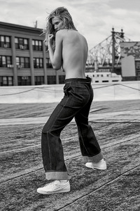 2016_09_gq_germany_toni_garrn_09_156_c_b.jpg